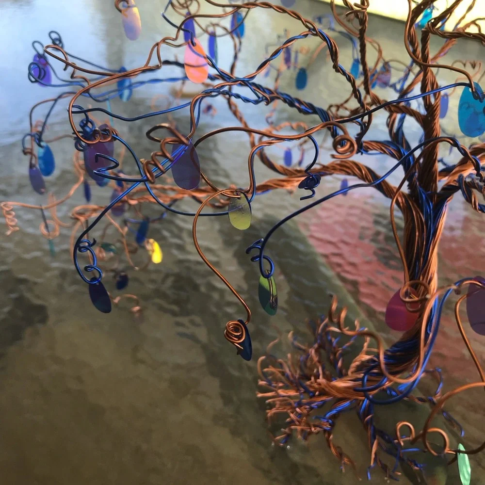 Beautiful blue breezy wire tree (25%=$44) lowest price ever (excluding coupons) - Picture 7 of 7